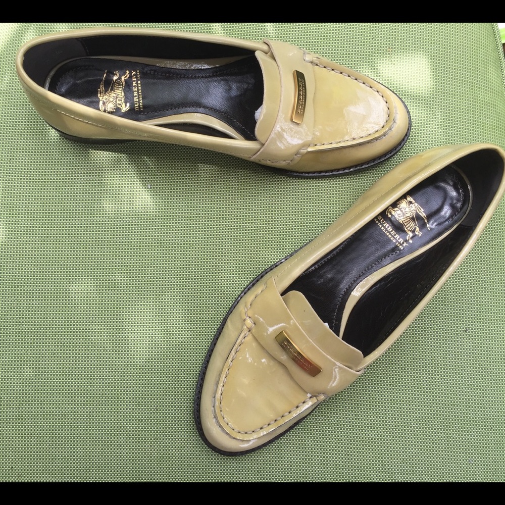 BURBERRY Loafers